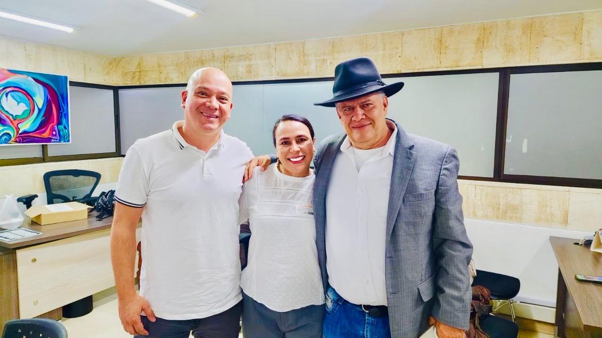 Sostuvimos reunión con ⁦<a href="/Omar_Comunes/">Omar Restrepo Senador</a>⁩ donde expusimos el borrador del PL que pretende restituir y reconocer una pensión anticipada de vejez por exposición al alto riesgo en la UNP. Acordamos realizar una mesa técnica para ajustar aspectos previo a su radicación.