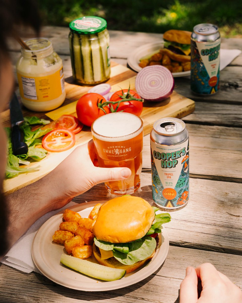 Is our bright, crisp, citrus-forward Cooper's Hop a magical beer to pair with food? You bet your buns it is! 🍔 🍺