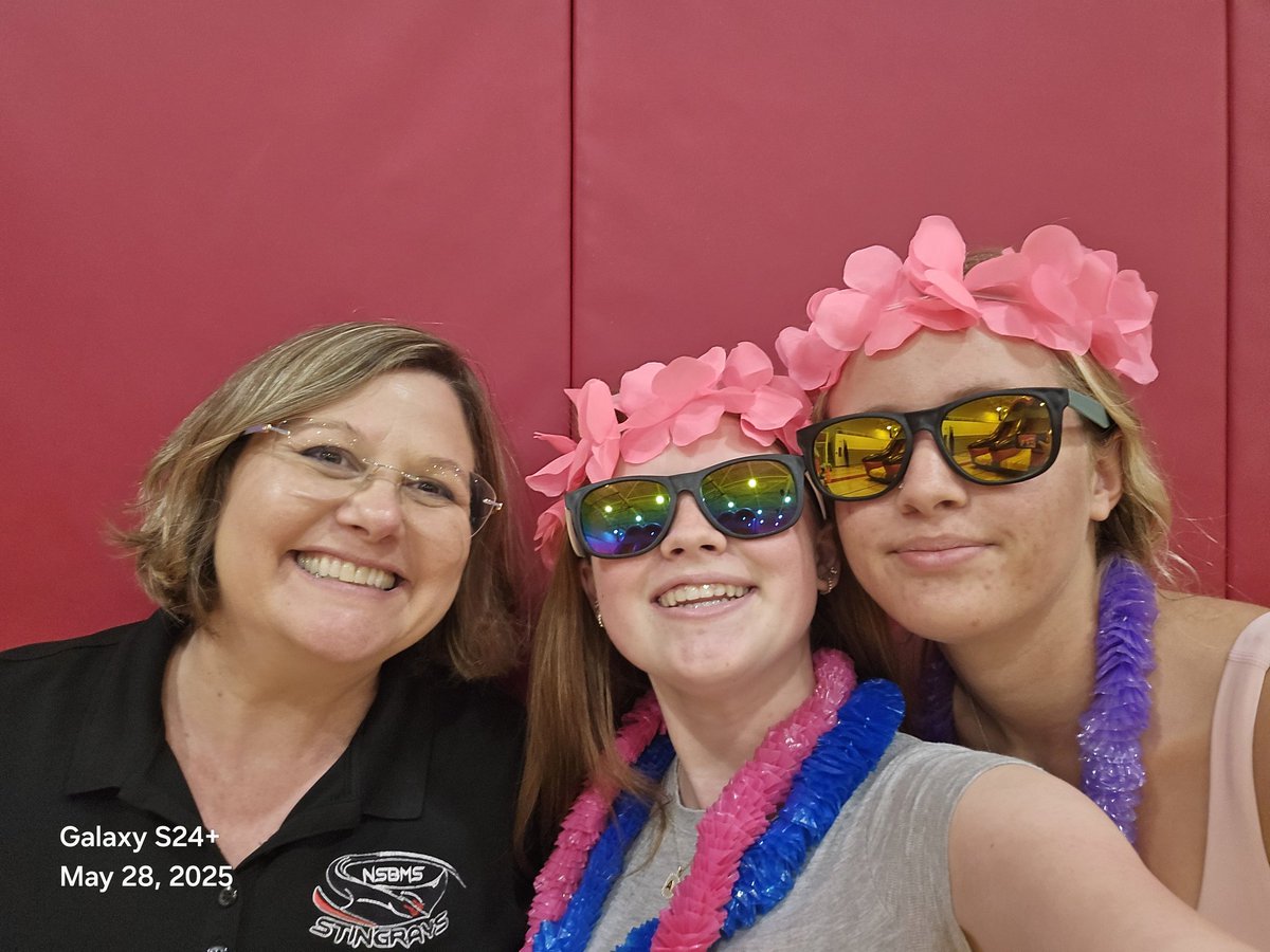 AmyCarey79's tweet photo. It's always a fun time at the NSBMS end of year carnival! Thank you to our amazing PTSA for all of your support today and throughout the entire year! We appreciate you all! #StingraysFirst https://t.co/Bqh5kEc5S4