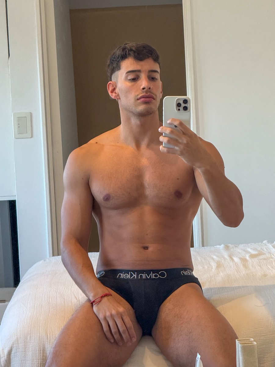 TassiMaxiOF's tweet photo. Wataa 🏳️‍🌈🥵 https://t.co/6RKLJDkNI0