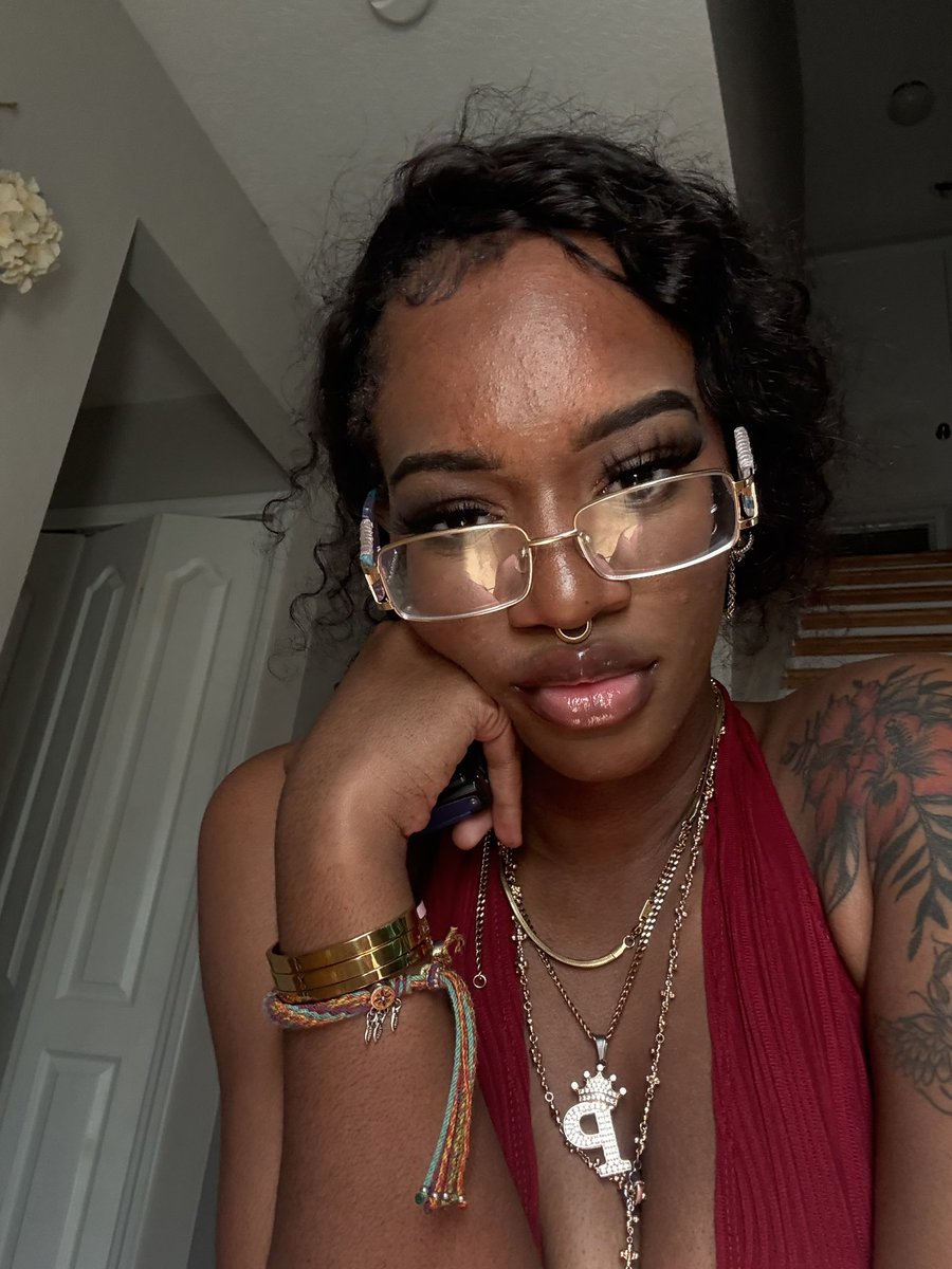 pinkflackoo's tweet photo. First time my back camera ate tf up https://t.co/1UAllrSJkW