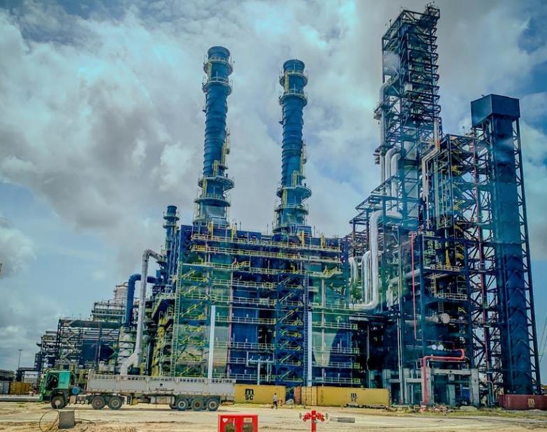 thecableng's tweet photo. Report: Dangote refinery ends Nigeria's era as Africa's largest fuel importer | TheCable https://t.co/OLhSvEIYmL https://t.co/86LBcKBLkb