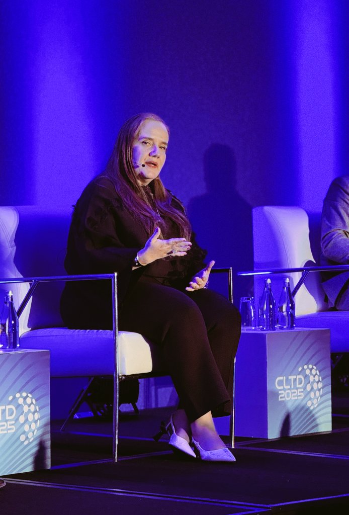 CRCCol's tweet photo. En el marco del 12° Congreso Latinoamericano de Transformación Digital #CLTD2025, Claudia Ximena Bustamante @ClaudiaXimenaB, Directora Ejecutiva de la @CRCCol, participó en la Sesión 3: En primera persona: el futuro de la regulación. #Hilo https://t.co/zGyUxKzJjO