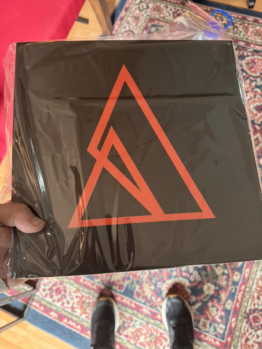 sebasuchi's tweet image. ⛰️🔥
@poincenotstudio