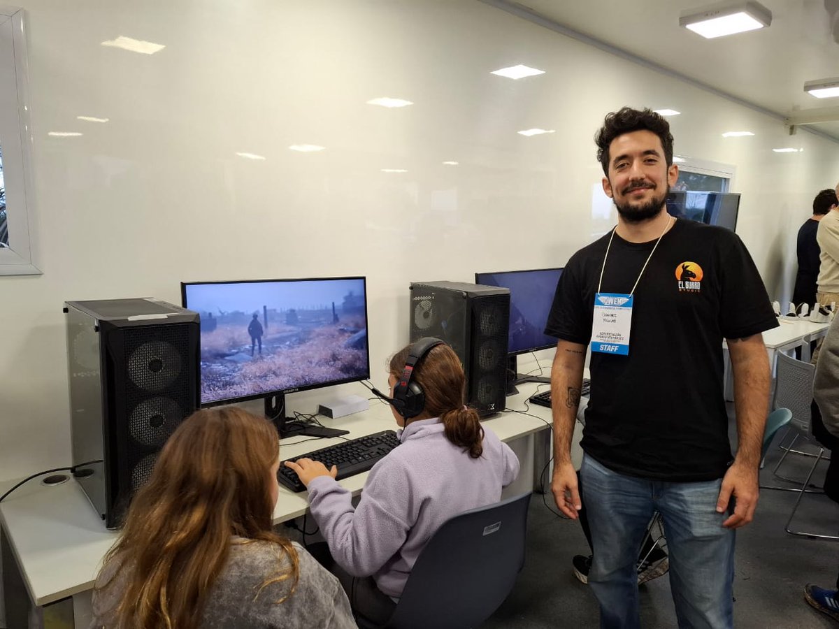 El Burro Studio (@elburrostudio) on Twitter photo Estamos muy agradecidos porque el sabado 24 de mayo fuimos invitados por la Universidad de Rafalea en Santa Fé para exponer Malvinas-La Ultima Carta (<a href="/MalvinasElJuego/">Malvinas- La Ultima Carta</a>) en el evento de <a href="/MisionOwen/">Mision Owen</a> donde se pudo mostrar el avión recuperado por el equipo de Owen Crippa. (sigue...) Estamos muy agradecidos porque el sabado 24 de mayo fuimos invitados por la Universidad de Rafalea en Santa Fé para exponer Malvinas-La Ultima Carta (<a href="/MalvinasElJuego/">Malvinas- La Ultima Carta</a>) en el evento de <a href="/MisionOwen/">Mision Owen</a> donde se pudo mostrar el avión recuperado por el equipo de Owen Crippa. (sigue...)