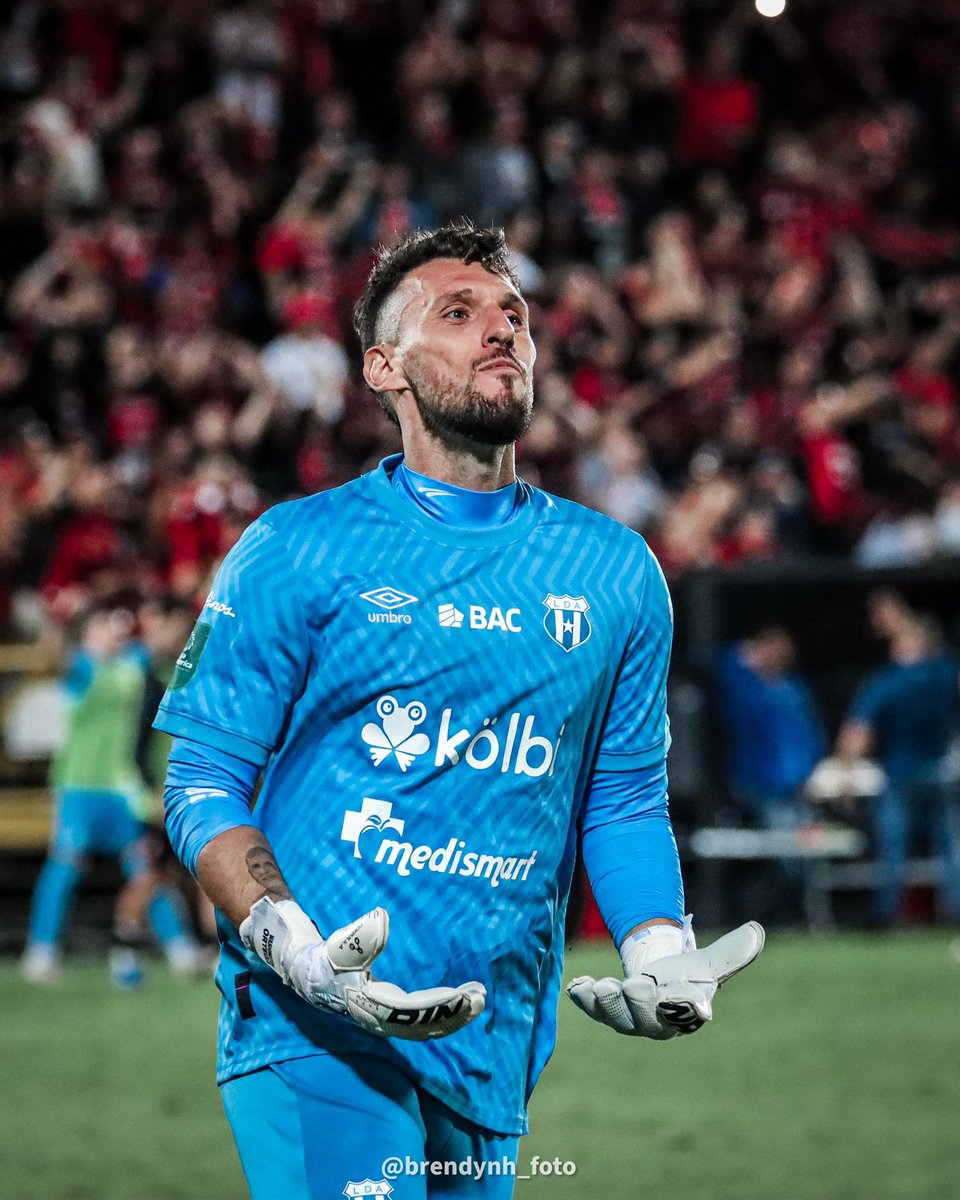 ¡Con los huevos del equipo, con el grito de la gente!
Dejen la vida por los colores y traigan la copa a casa ❤️