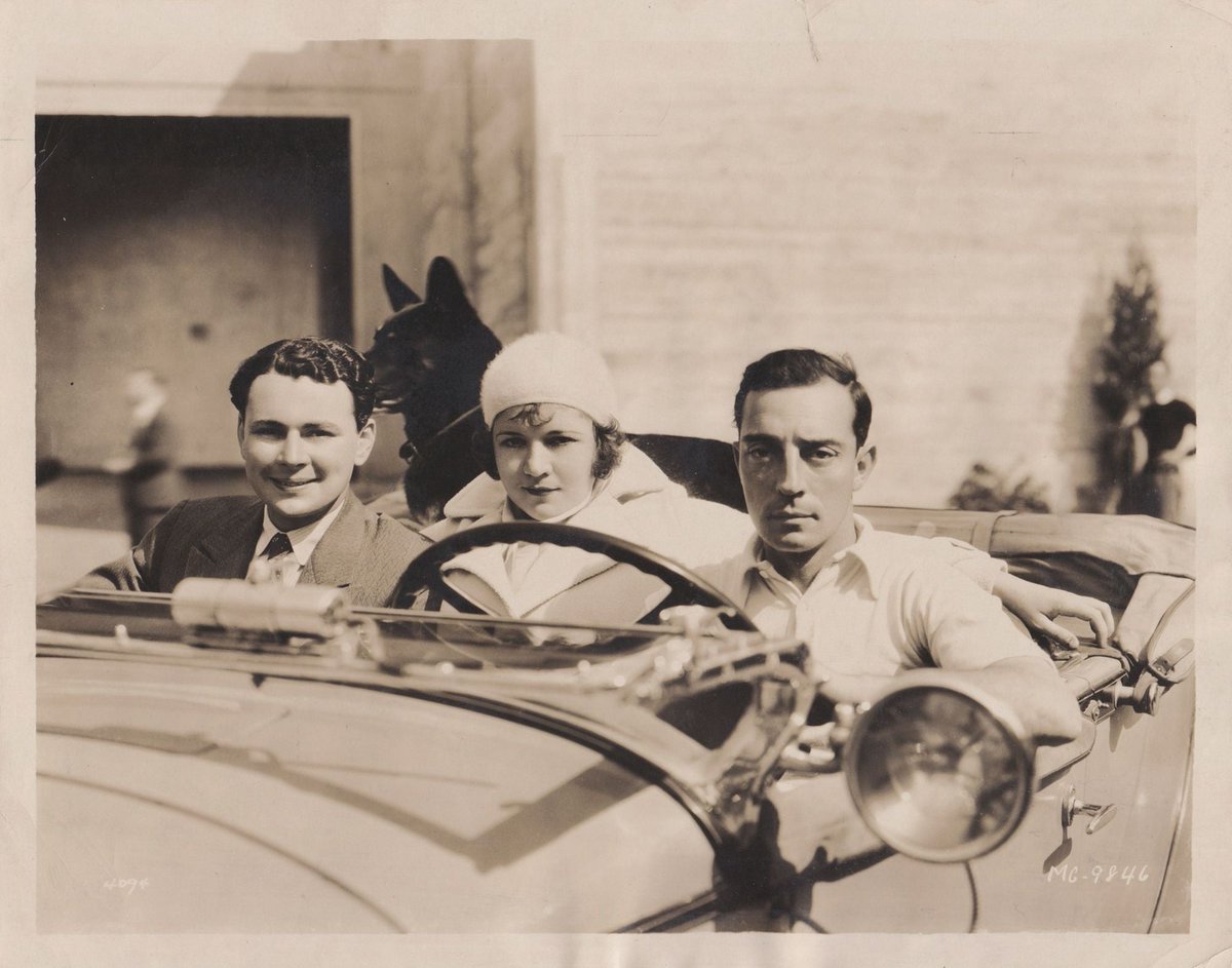 BusterfEver's tweet photo. The two Busters, Collier and Keaton, start out for a frolic at the beach with Marie Prevost.
#BusterFever
#BusterForever https://t.co/eoWerCJu08