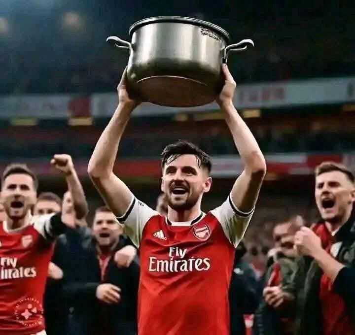 boye_engr's tweet image. Too many parties in England 

Liverpool:EPL Party 🏅 
Chelsea: UECL party 🏅 
Tottenham: UEL party 🏅 
Arsenal: Thomas party 😭
Manchester united sympathy😂