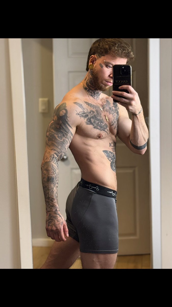 🏳️‍⚧️ This butt? Sponsored by squats and stubbornness 😮‍💨🍑