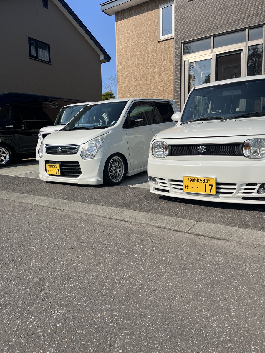 wagon_rr17's tweet photo. 昨日の仕���終わりからワゴンRの窓が動かなくなっちゃって今日ショップに見てもらうから応急処置😖🥹 https://t.co/LABh1HxMJl
