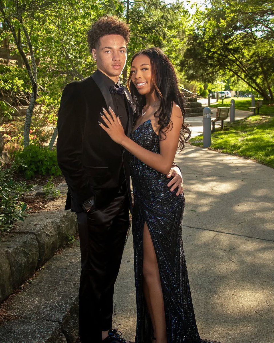 prom perfection 🖤✨ -- Style 11236
📸: @londyn.areriel