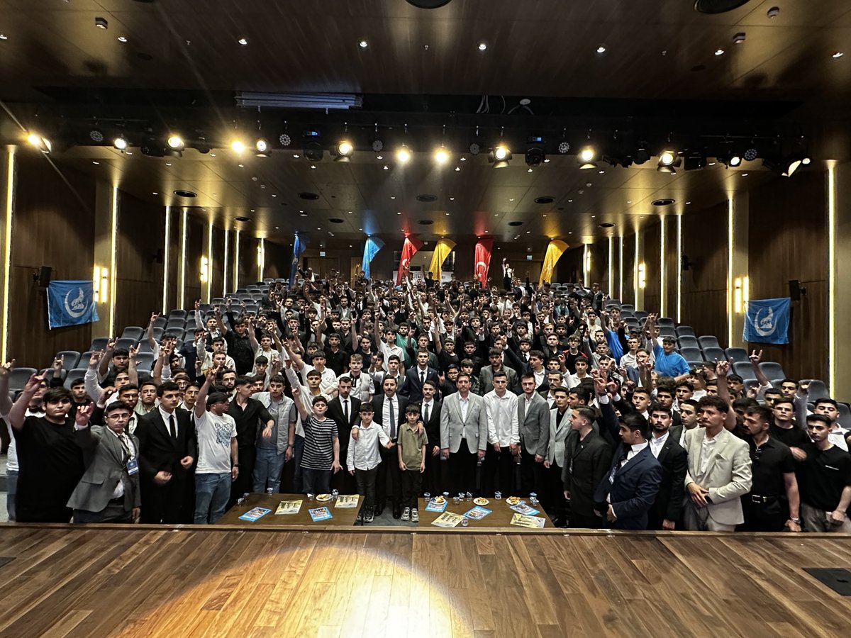 Kendi geleceklerini, Türk Gençliğinin geleceğine harcayan Yiğit Ortaöğretimliler🇹🇷