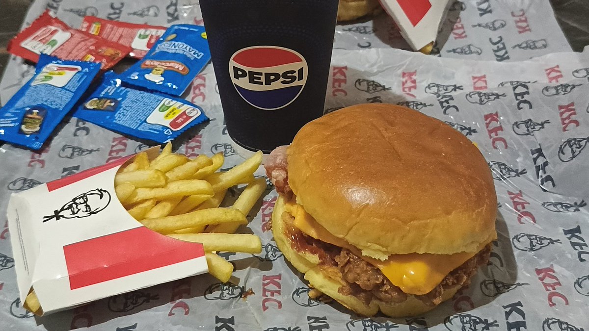 FELIZ DIA DE LA HAMBURGUESA 🍔🥳 
#HamburgerDay