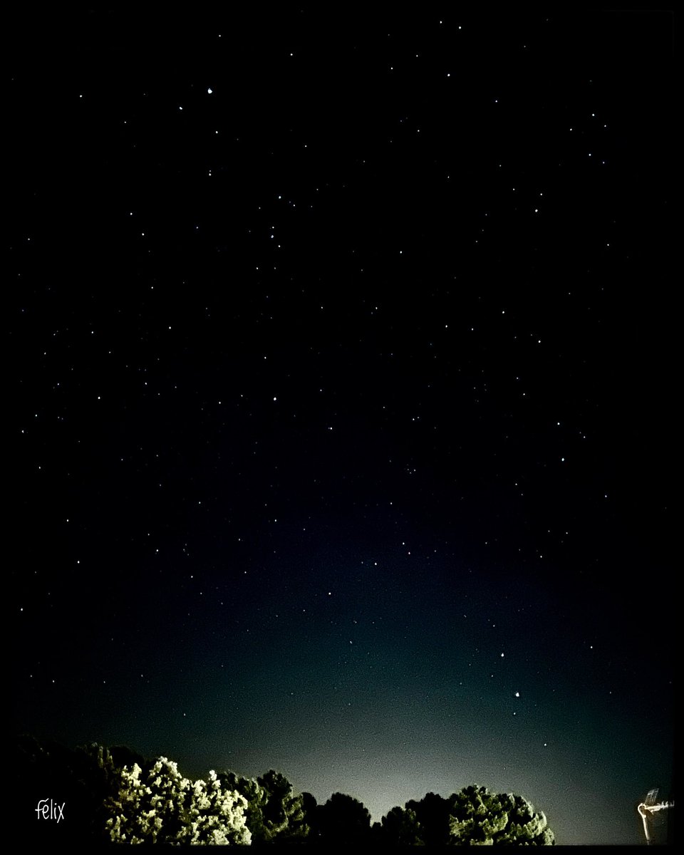 Buenas noches a todos, hay momentos en los que la carga que llevas se hace tan pesada que te derrumba, y el pesar es doble porque mientras puedas vas intentar levantarte, y lo harás a sabiendas de que en algún momento te abandonarán las fuerzas y las ganas.
Es temprano, descansad