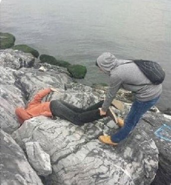 Saçma salak paylaşımların altından depremi arıyorum. #sallandık