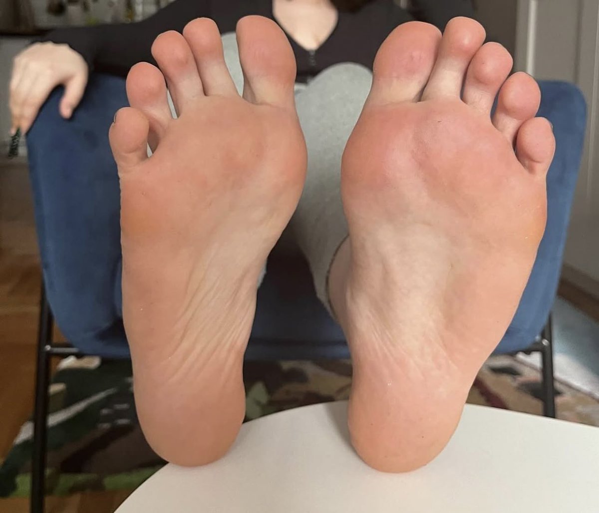 MistressAl36673's tweet photo. For my foot fetish lovers submissive🦶 https://t.co/dunEEiTOTy