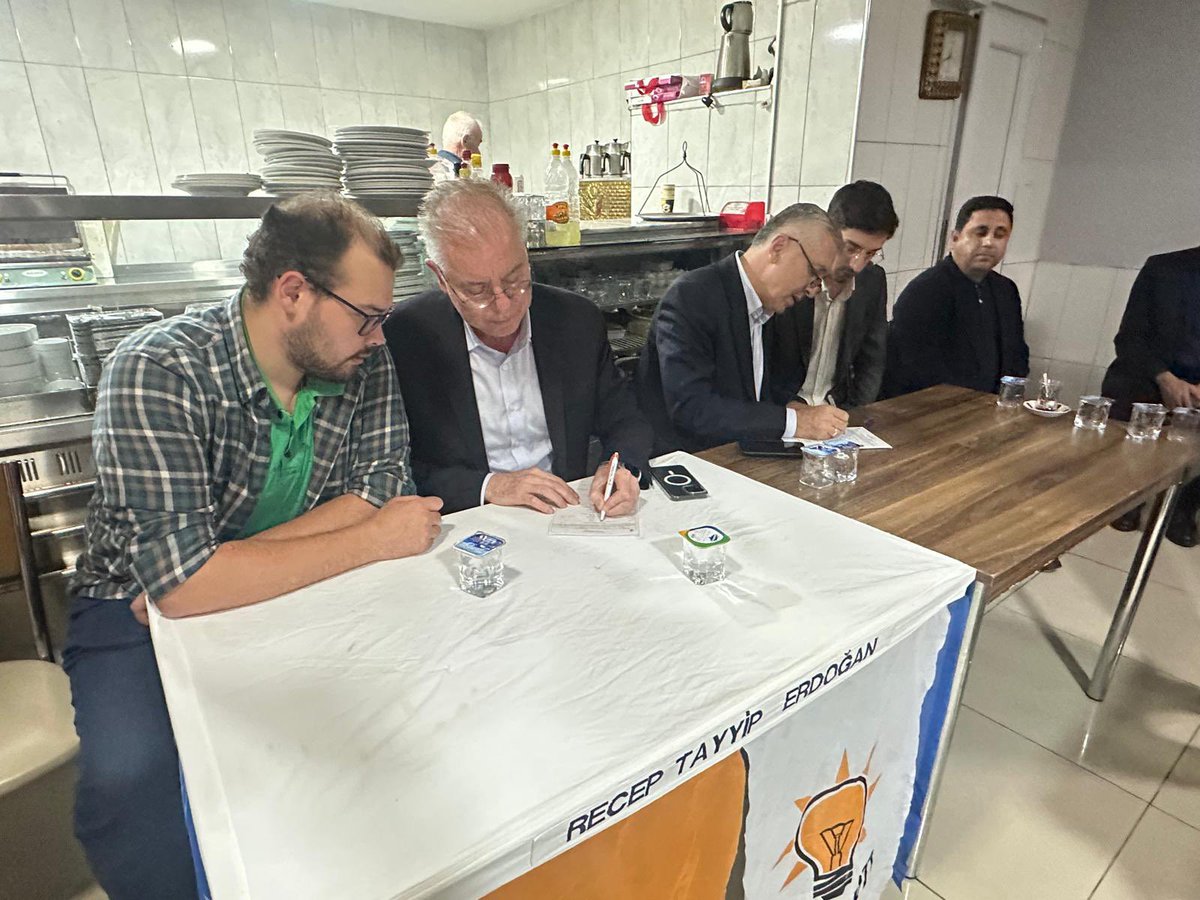 📍Turgutreis Mahallemiz

Turgutreis mahallemizin haftalık toplantısına katılarak teşkilatımızla birlikte motivasyonumuzu tazeledik.

Teşkilatımız her zaman sahada, hazır ve heyecanla çalışmalarını sürdürüyor.

Aynı zamanda partimize yeni üyeler kazandırmaya da devam ediyoruz.