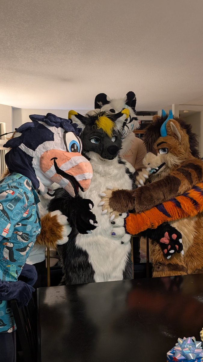 Levi does a thing! tweet media