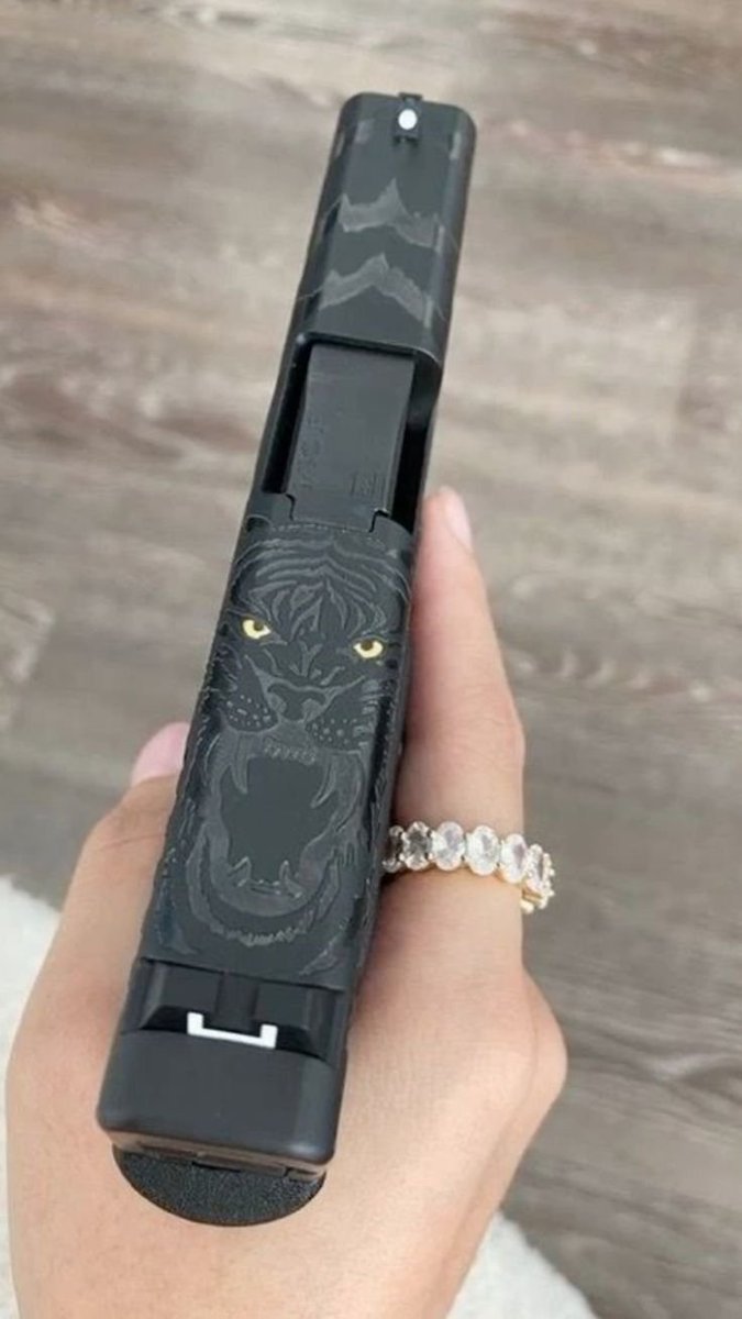 anrchhy's tweet image. 