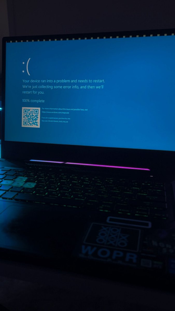 0x1o1's tweet image. إذا لعبت على وتر الأوفر تايم وجهازك ما يبيك:
#Bluescreen