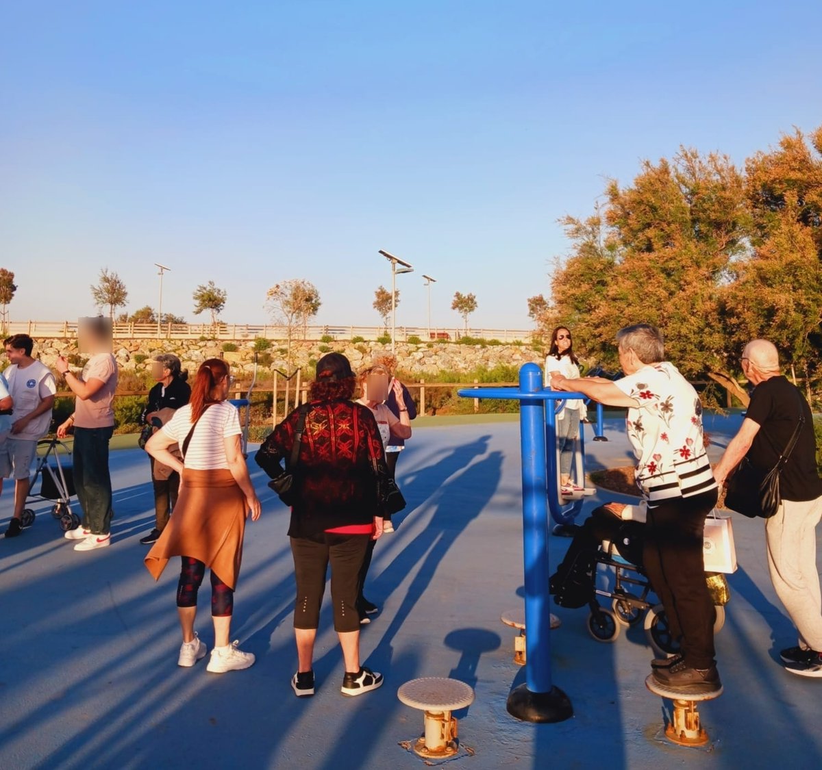 Avanza a muy buen ritmo el proyecto de cooperación entre la Universidad de Almería y Médicos del Mundo. Las participantes son un grupo de 20 mujeres mayores del barrio de Puche de Almeria , a través  intervenciones sociosanitarias (Programa UALTransfiera2023)
