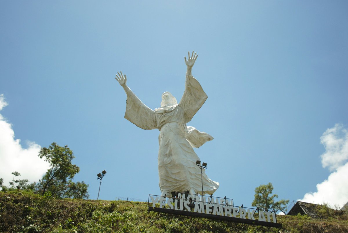 Ia bangkit. Ia naik. Harapan tak pernah surut.
Selamat memperingati Hari Kenaikan Yesus Kristus.
Semoga kasih dan damai-Nya menyertai setiap langkah.

📷: Sandip Roy

#InterNusantara #KitaNusantara