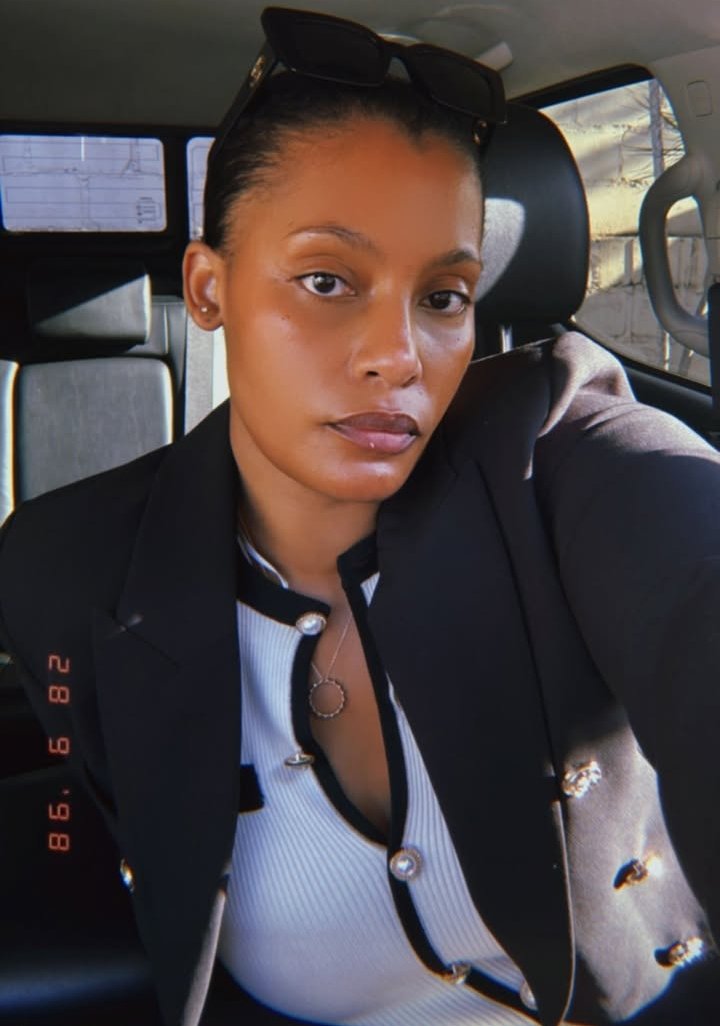 Makazole Mapimpi's wife Sasha DeSousa (33) shows off her face without makeup.