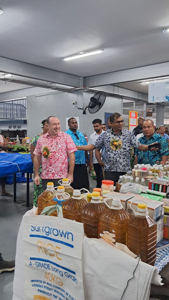 UN Women Pacific (@unwomenpacific) on Twitter photo Fiji 🇫🇯| Yesterday, Savusavu’s new market—built by🤝 @FijianGovt & <a href="/unwomenpacific/">UN Women Pacific</a> w/ <a href="/dfat/">Department of Foreign Affairs and Trade 🇦🇺</a> support—welcomed 🇦🇺HC <a href="/AusHCFJ/">Peter Roberts</a> Peter Roberts & DPM Hon <a href="/bimanprasad/">Professor Biman Prasad DPM, Fiji</a> for a tour!
🤝 #M4C #MarketsforChange <a href="/UNDP_Pacific/">UNDP Pacific Office in Fiji</a>
#GenderEquality 📷: UN Women Fiji 🇫🇯| Yesterday, Savusavu’s new market—built by🤝 @FijianGovt & <a href="/unwomenpacific/">UN Women Pacific</a> w/ <a href="/dfat/">Department of Foreign Affairs and Trade 🇦🇺</a> support—welcomed 🇦🇺HC <a href="/AusHCFJ/">Peter Roberts</a> Peter Roberts & DPM Hon <a href="/bimanprasad/">Professor Biman Prasad DPM, Fiji</a> for a tour!
🤝 #M4C #MarketsforChange <a href="/UNDP_Pacific/">UNDP Pacific Office in Fiji</a>
#GenderEquality 📷: UN Women