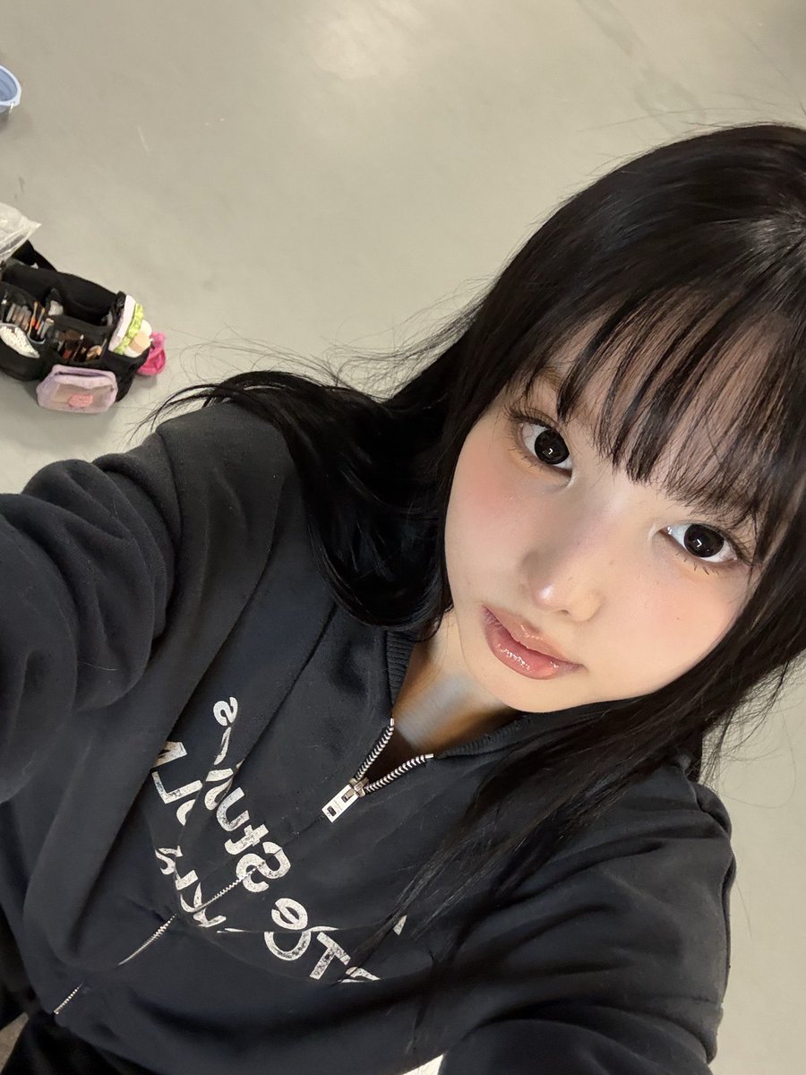 imnayeonarchive's tweet photo. NAYEON??? https://t.co/0WzdtdfvIh