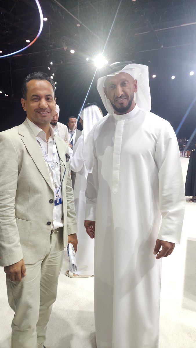 معالي عبدالله آل حامد، رئيس المكتب الوطني للإعلام، رئيس مجلس إدارة مجلس الإمارات للإعلام في قمة الإعلامالعربي 2025: "تعليم الأبناء كيفية التعامل مع وسائل التواصل الاجتماعي تحد حقيقي، وهذا يبدأ ببرامج تعليمية توعوية تبدأ من المدارس، و برامج مختصة بالإعلام والتكنولوجيا الحديثة"