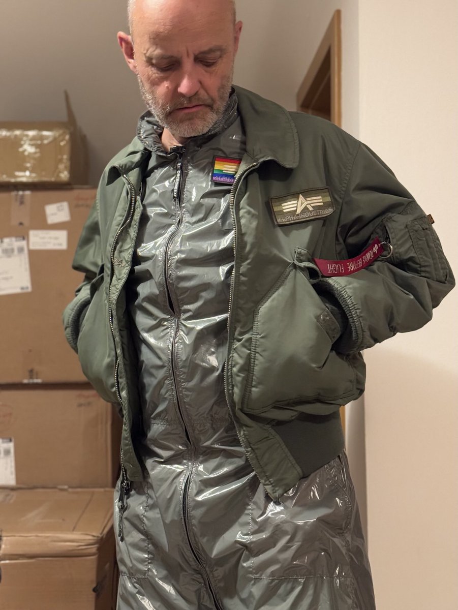 Ubootman2's tweet photo. Gay NonPilot. @twinkx_official #twinkx #twinkx_official #xforce #xforceone #xforceoneflightsuit #flightsuit #nylonfreak #nylonfetish #gearfetish #armystyle #militarystyle #gaystyle #gayfashion #gayfetish #alphaindustries #bomber #cwujacket #bomberjacket #removebeforeflight #rbf https://t.co/ojWcVjJWOm