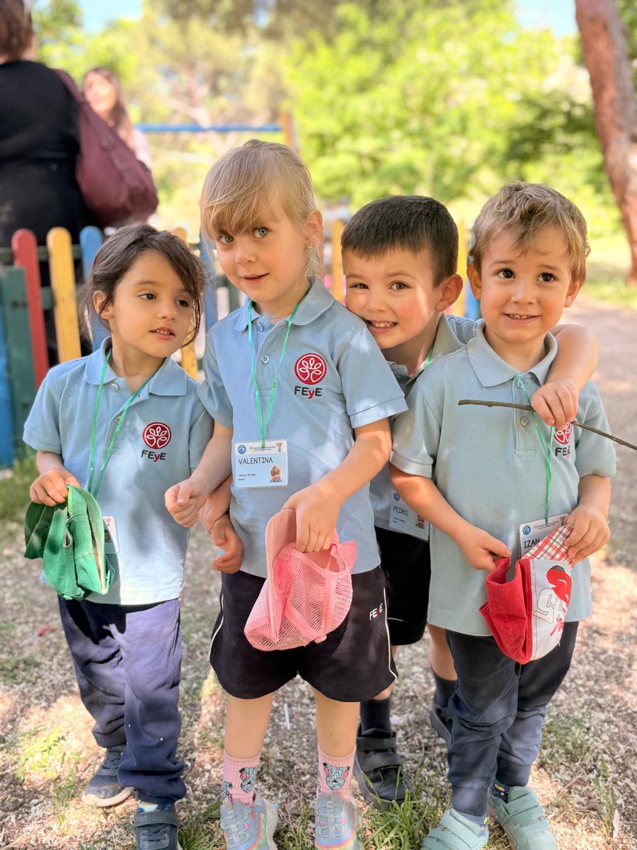 lce_feye's tweet photo. El pasado lunes nos pusimos las 🎒y salimos a disfrutar de la naturaleza
Escuchar a los🐦, contemplar en calma a las🦋, comprender que cada🐜 es indispensable en la labor común...
Una manera más de cultivar en las generaciones futuras la importancia de cuidar y respetar la🌳🌿 https://t.co/pTW77Cv6YB