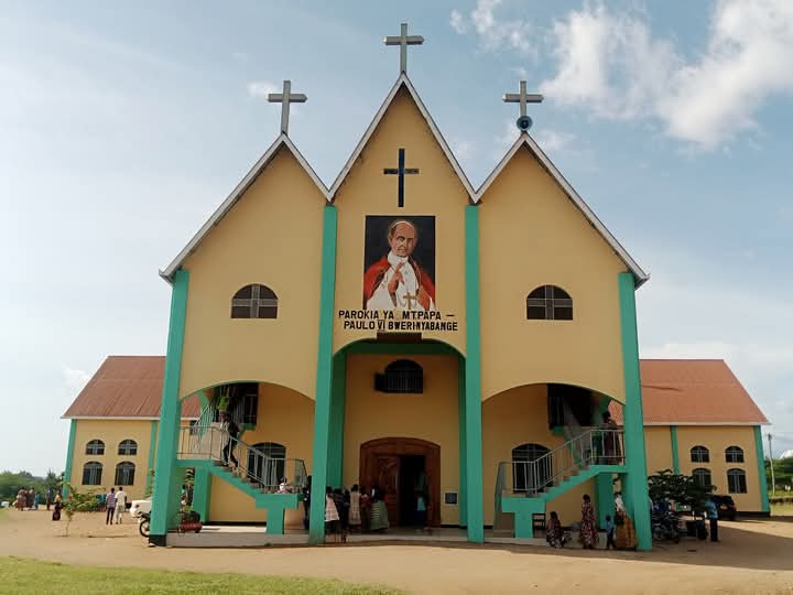 SALA YA ASUBUHI

+Kwa jina la Baba na la Mwana na la Roho Mtakatifu. Amina.

Tuusifu Utatu Mtakatifu wa Mungu mmoja, sasa na siku zote na milele amina. Ee utatu Mtakatifu wa Mwenyezi Mungu; +Baba, +Mwana na +Roho Mtakatifu. Ninasadiki kuwa upo hapa na mahali pote. 

Ee Mungu