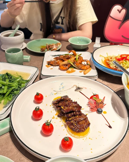 BornO87591's tweet photo. 網友見面吃飯啦
薑薑跟網友吃了一頓很舒服的飯   #高雄 https://t.co/rMjZU7hw6e