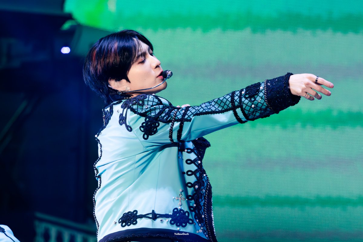 250523
SHINee WORLD Ⅶ [E.S.S.A.Y]

태민

#태민 #TAEMIN #テミン
#샤이니 #SHINee
#SHINeeWORLDVII_ESSAY