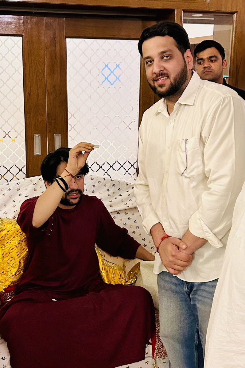 आज अपने परिवार के साथ श्री भागेश्वर धाम सरकार जी से पंचकुला उनके आवास पर मुलाकात कर उनसे आशीर्वाद लिया। जय श्री बालाजी।