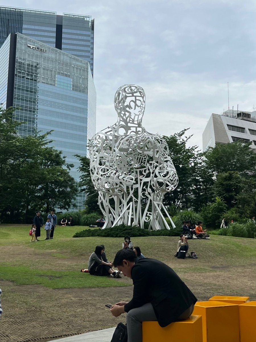 Mie_u_radiology's tweet photo. 🏙️ JSIR & ISIR 2025、本日より虎ノ門ヒルズにて開催!
当医局からも若手医師が演題発表を行い、教員が座長として登壇するなど、積極的に参加しています。
最先端の知見を共有する教育講演や実践的なワークショップを通じて、日々アップデート中です。
#IVR #JSIR #ISIR2025 #虎ノ門ヒルズ https://t.co/ckKkQaHFHS