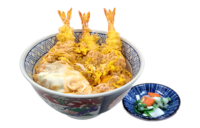 近所のチェーン系定食屋で海老天丼を頼んだら、てっきり海老天に甘ダレのかかってる丼が来るかと思ってた所に、カツ丼のように卵でとじてあるものが出てきて初めて食べる物で驚いた。
意表を突かれたけど美味しかったですw

商品名が「名古屋海老天丼」だったので名古屋ではメジャーな食べ物なのかな 