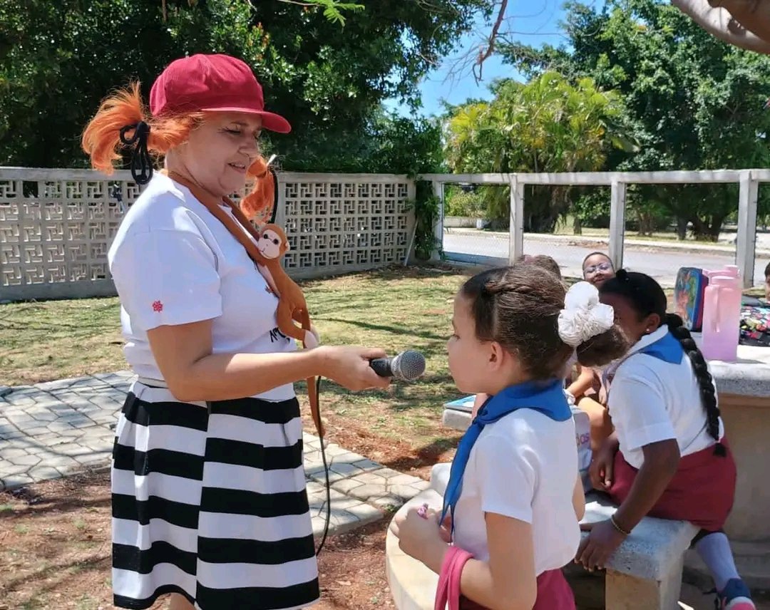 Omar Valiño (@omarvalinocedre) on Twitter photo Con personajes de la obra martiana, bella actividad en el Jardín Soñar Despierto de la Sala Infantil y Juvenil Eliseo Diego de la <a href="/BiblioNacCuba/">Biblioteca Nacional de Cuba José Martí</a> Colectivos de las escuelas Ideario Martiano y José A. Echeverría también aportaron sus lecturas sobre la obra de Martí.
#LeerEsCrecer Con personajes de la obra martiana, bella actividad en el Jardín Soñar Despierto de la Sala Infantil y Juvenil Eliseo Diego de la <a href="/BiblioNacCuba/">Biblioteca Nacional de Cuba José Martí</a> Colectivos de las escuelas Ideario Martiano y José A. Echeverría también aportaron sus lecturas sobre la obra de Martí.
#LeerEsCrecer