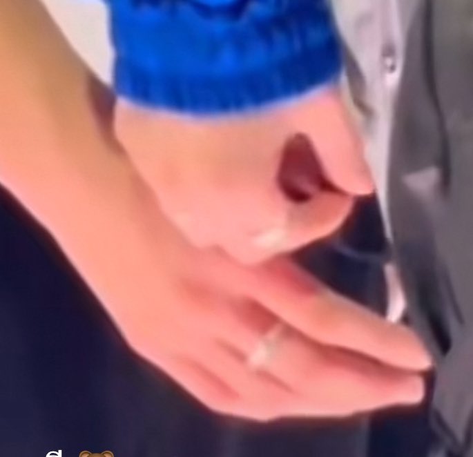 Jaesungno's tweet photo. กูจะบ้ากับมือดงเหริน😭😭😭😭😭😭 https://t.co/RZkHvPOBMB