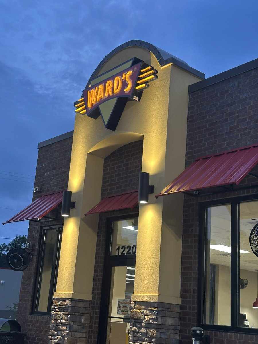 bohannibal's tweet image. Mississippi got some country shit going on but I’m game #wards