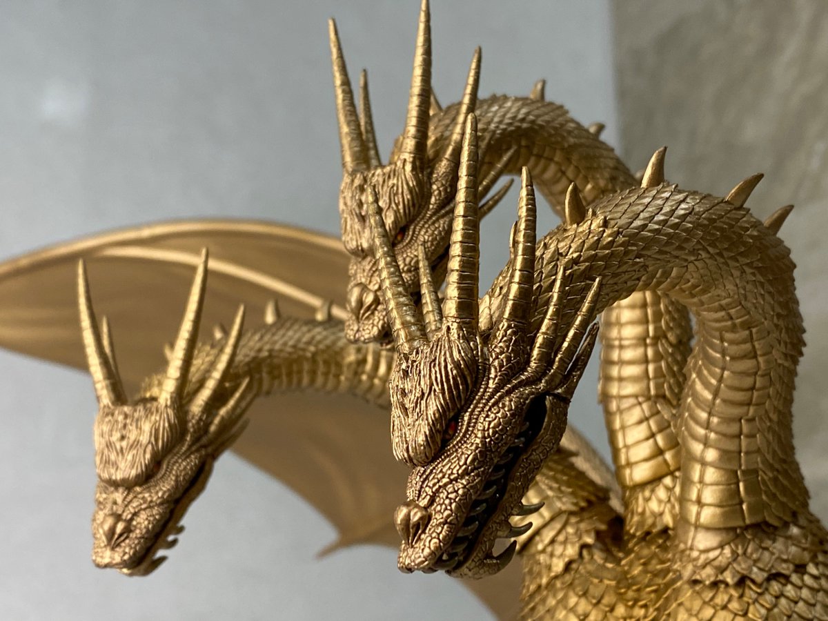 HIYA TOYS より キングギドラ(1991) 造形、塗装、可動、全てにおいて