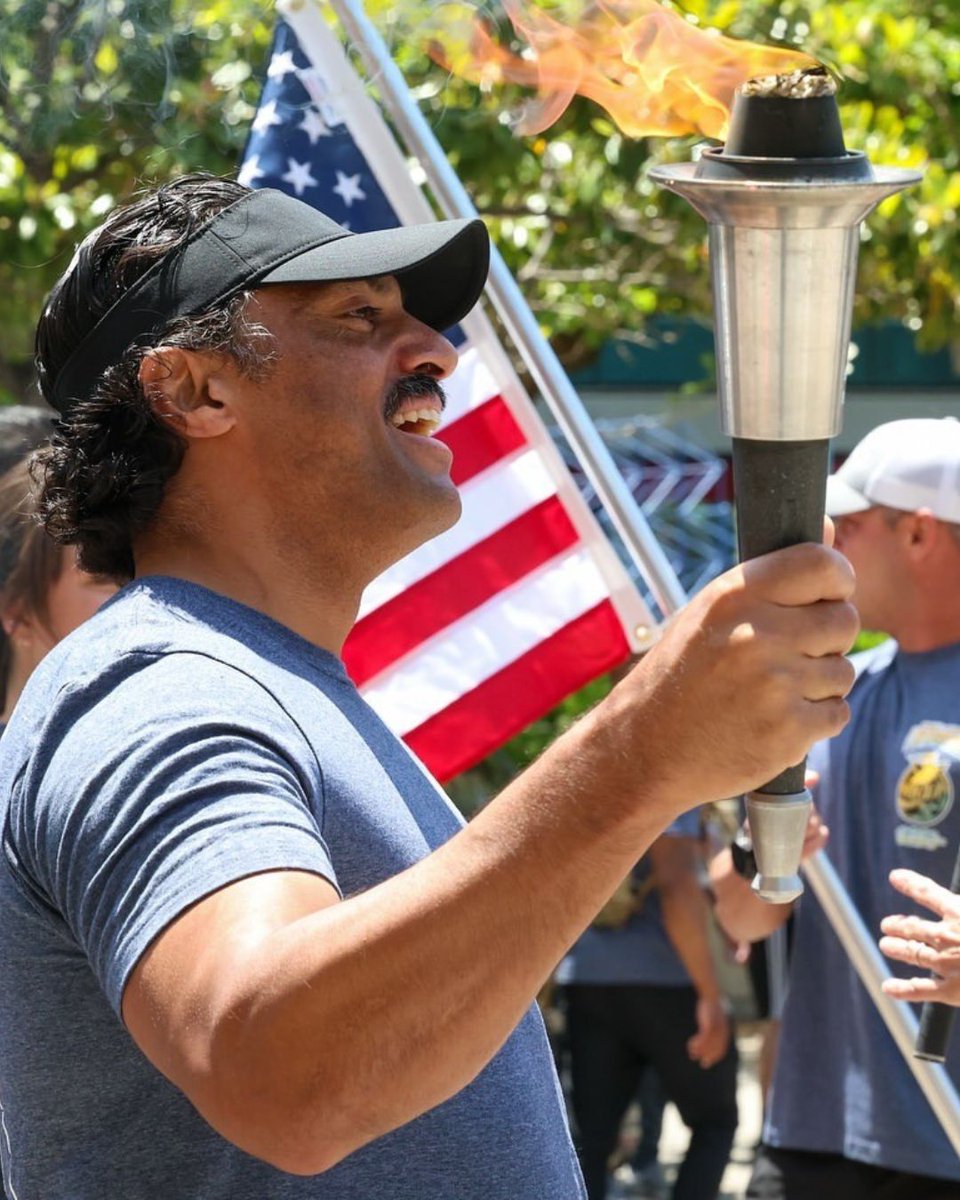 SOSoCal's tweet photo. 🔥 The 2025 Torch Run is off to an incredible start!
From 1st strides on Day 1 to plenty of cheers on Day 2 — the flame is burning bright.
📸 Take a look at some unforgettable moments so far!
#SoCalTorchRun #LETR4SOSC #FlameOfHope https://t.co/y26SyEMwZN