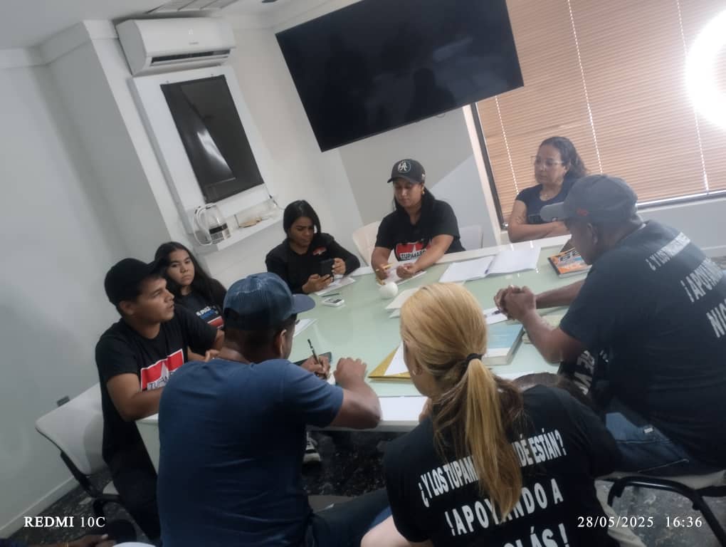 BolivarMrt4's tweet photo. En el Mpio. Caroní, el camarada @tupafarias, Resp. de Formación de @OrienteMRT_, dirigió una reunión operativa. El encuentro se centró en la revisión del plan de acción electoral y la elaboración del plan operativo trimestral, en Aras de sguir fortaleciendo nuestra organización. https://t.co/Wsv8pKn7Mu