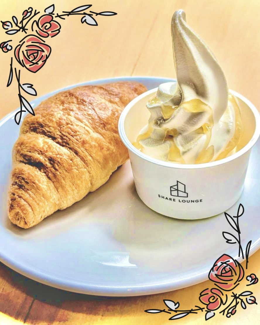 SHIBUYA_T_SL's tweet photo. スタッフおすすめ
デザートレシピのご紹介です！

＼🥐『クロワッサンのソフトクリーム添え』！🍦／

ソフトクリームにはちみつをミックス
リベイクしたクロワッサンをディップして
お召し上がりください🍦🍯🥐

有名なあの味に似てるかも…？😳
シェアラウンジでお試しください！
#アレンジレシピ https://t.co/aFozI2Cmsh