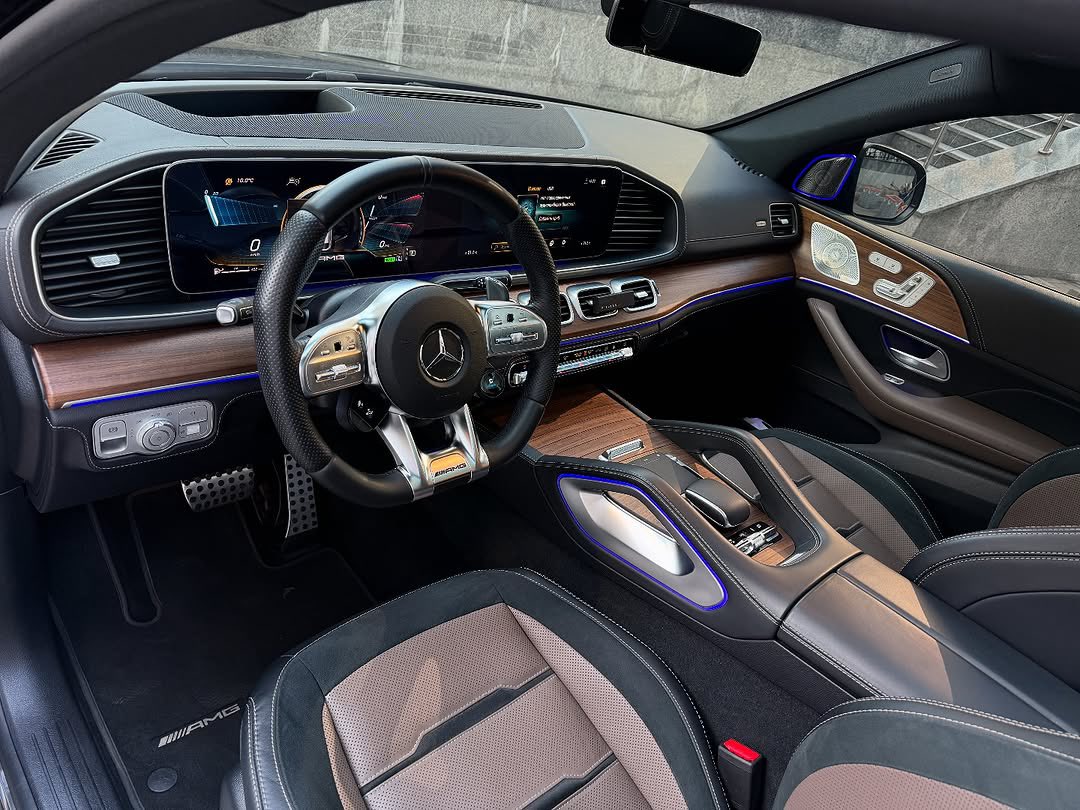 TheAutoHub's tweet photo. Mercedes-AMG GLE53🖤🖤 https://t.co/qbYPYjGx8v