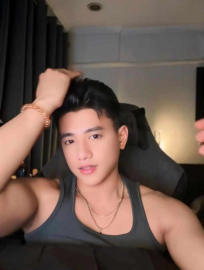 Aaronmarkromeo's tweet photo. bahala ka dyan

Vrix Tiktok Star of the Year  
#VrixAtVPChoiceAwards
@ItsVrixGallano
@TeamVrix https://t.co/dykCDd8gqM