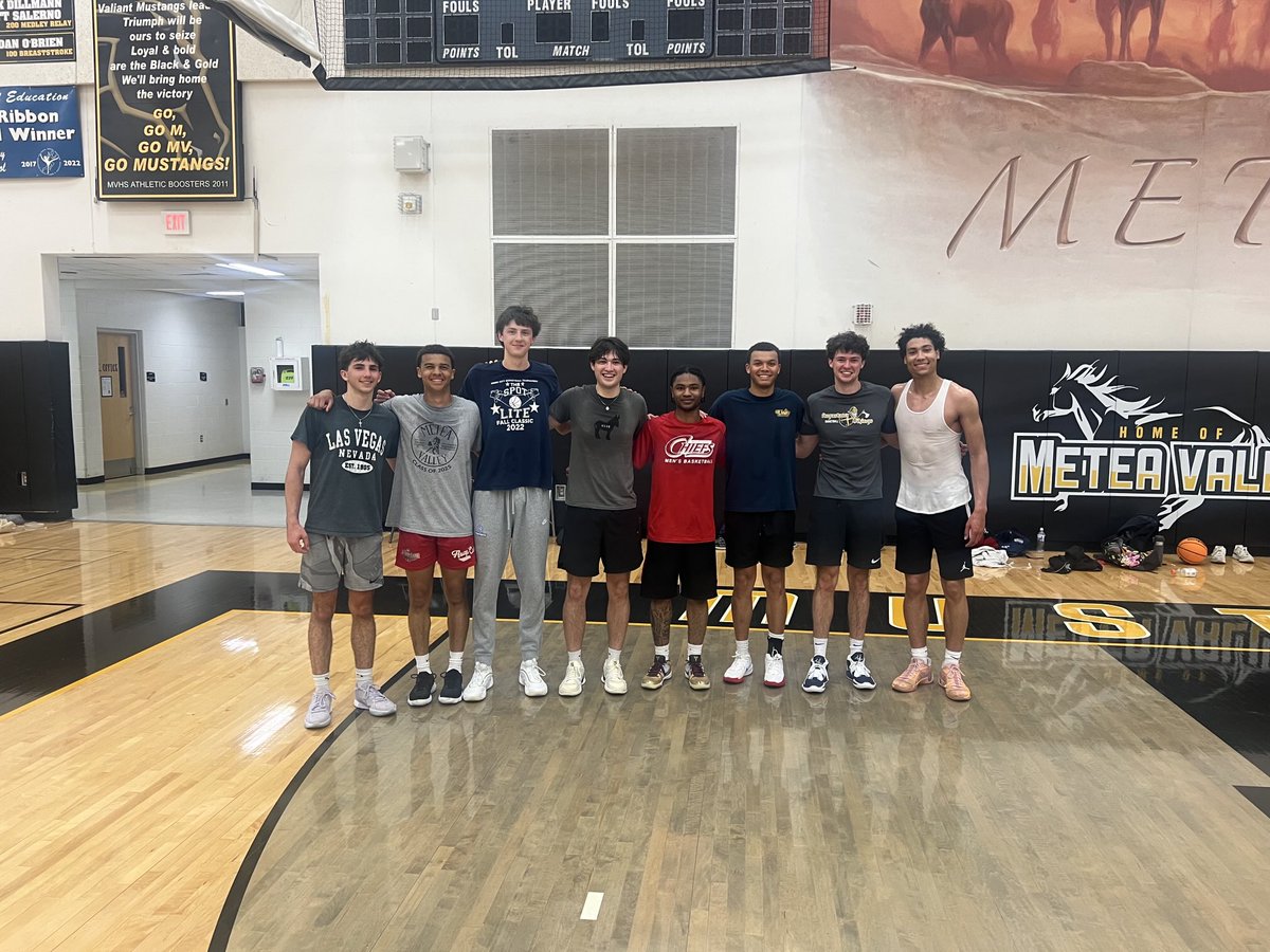 MV Basketball tweet media