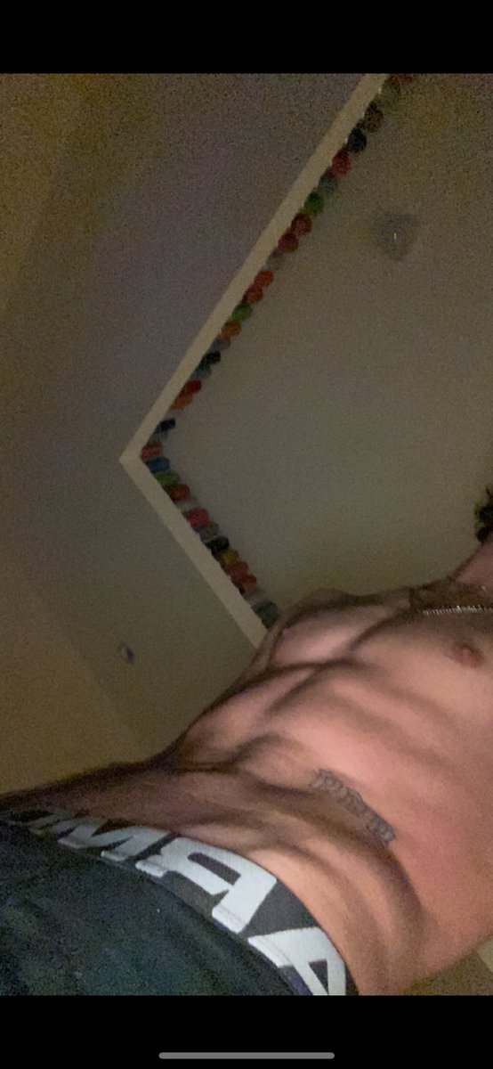 Its_jay_77's tweet photo. Add my snap;) jays_wrld007 https://t.co/jeFUZxcEbj
