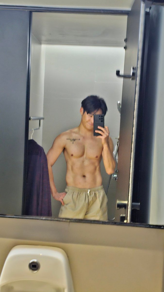 จบซีนแรก....ปล่อยตัวได้ 😂
#HYMNNAE